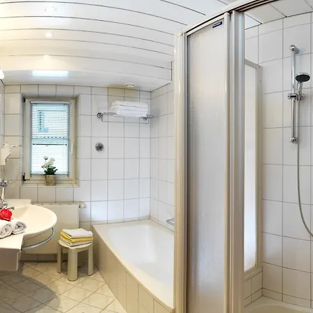 多米奇尔齐勒塔尔酒店